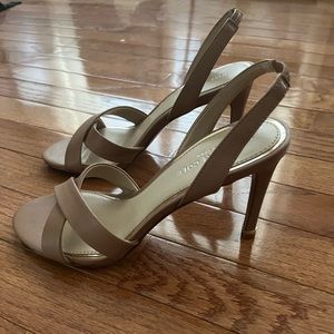 Nude/tan Kenneth Cole open toe pumps